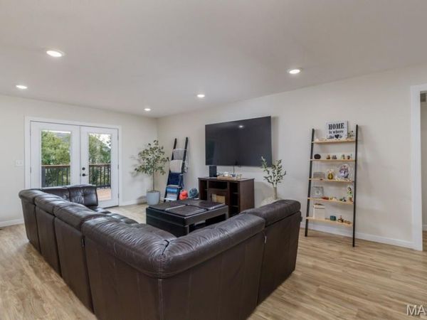 20250 Simmons Road, Waynesville, MO 65583