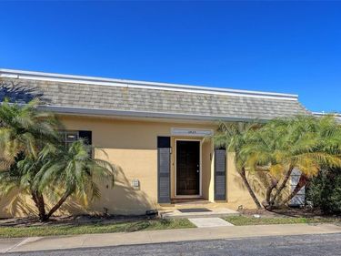 2425 ASPINWALL STREET, Unit 2425, SARASOTA, FL 34237
