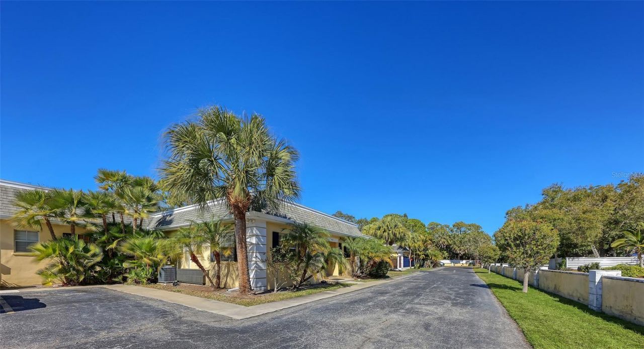 2425 Aspinwall Street, Unit 2425, Sarasota, FL 34237 Photo