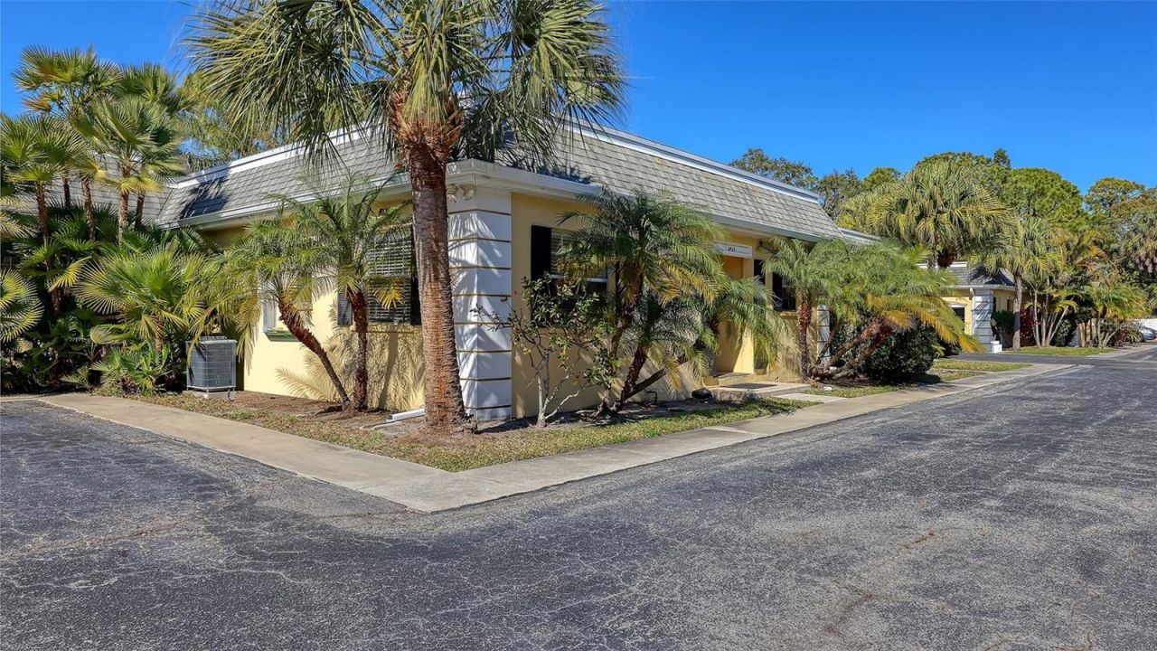 2425 Aspinwall Street, Unit 2425, Sarasota, FL 34237 Photo