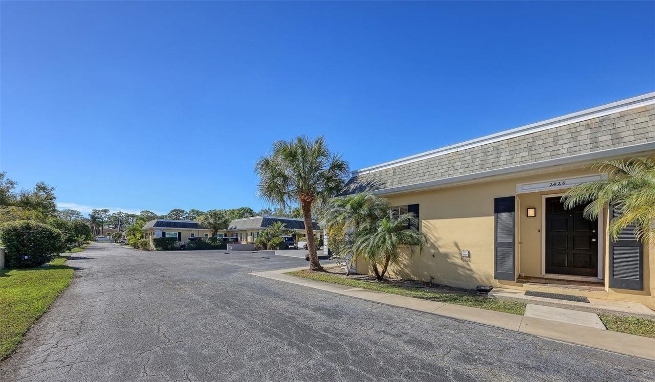 2425 Aspinwall Street, Unit 2425, Sarasota, FL 34237 Photo