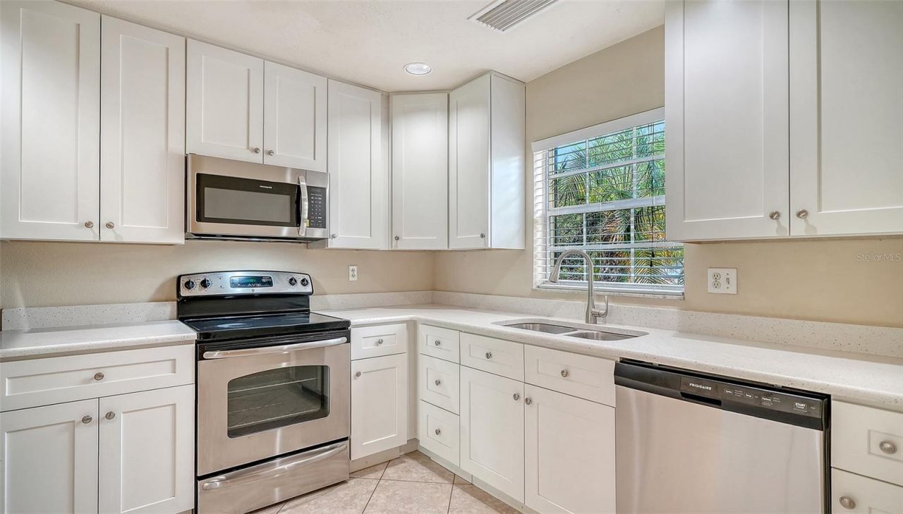 2425 Aspinwall Street, Unit 2425, Sarasota, FL 34237 Photo