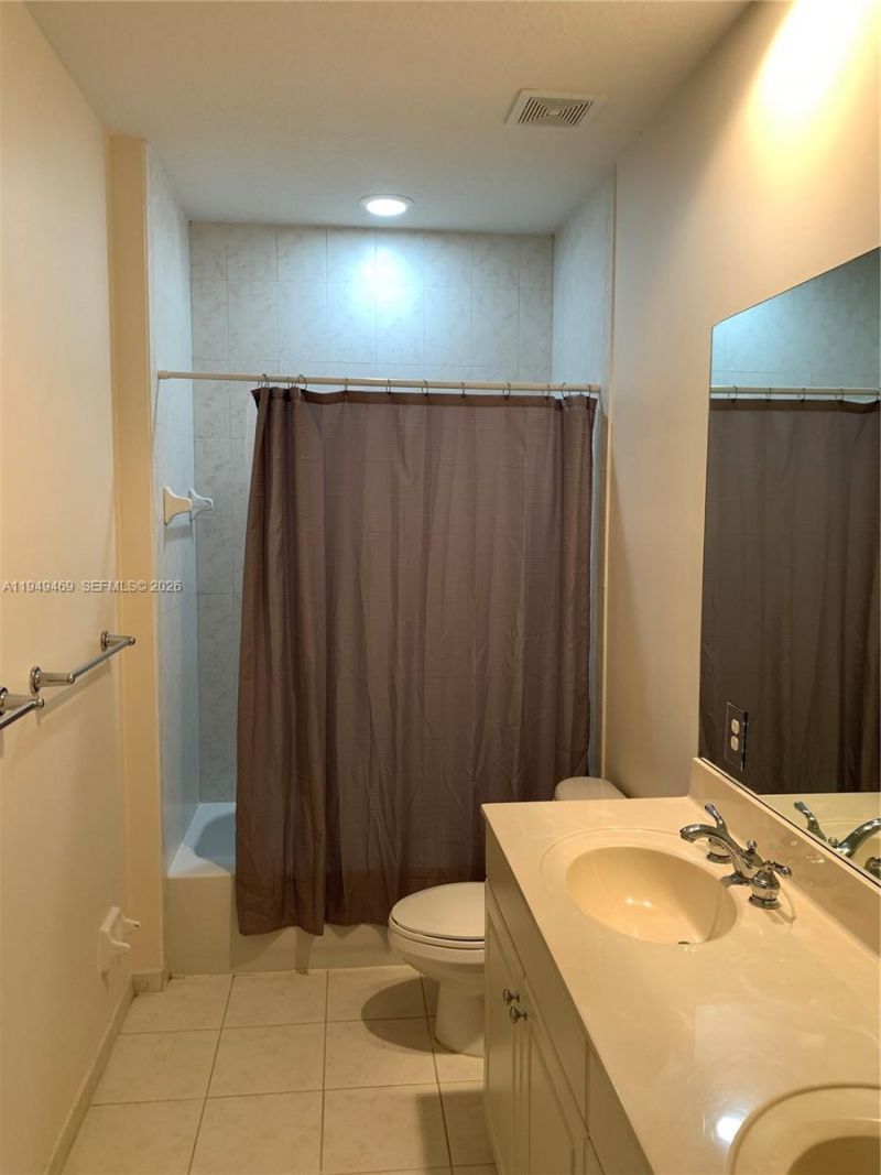 3338 Lakeside Dr, Unit 50, Davie, FL 33328 Photo