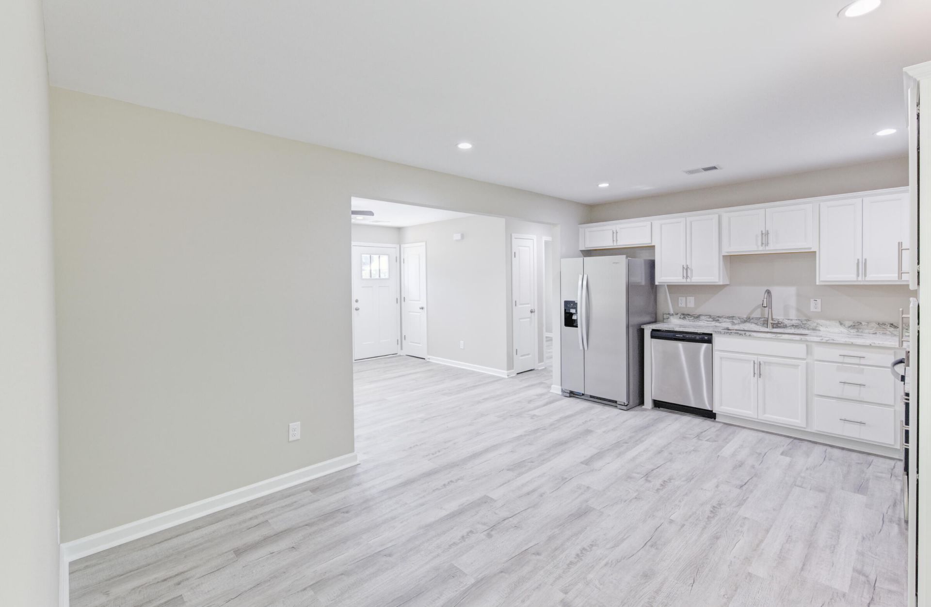 207 Woodlawn Street Photo 18