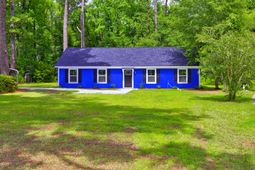 207 Woodlawn Street photo 4