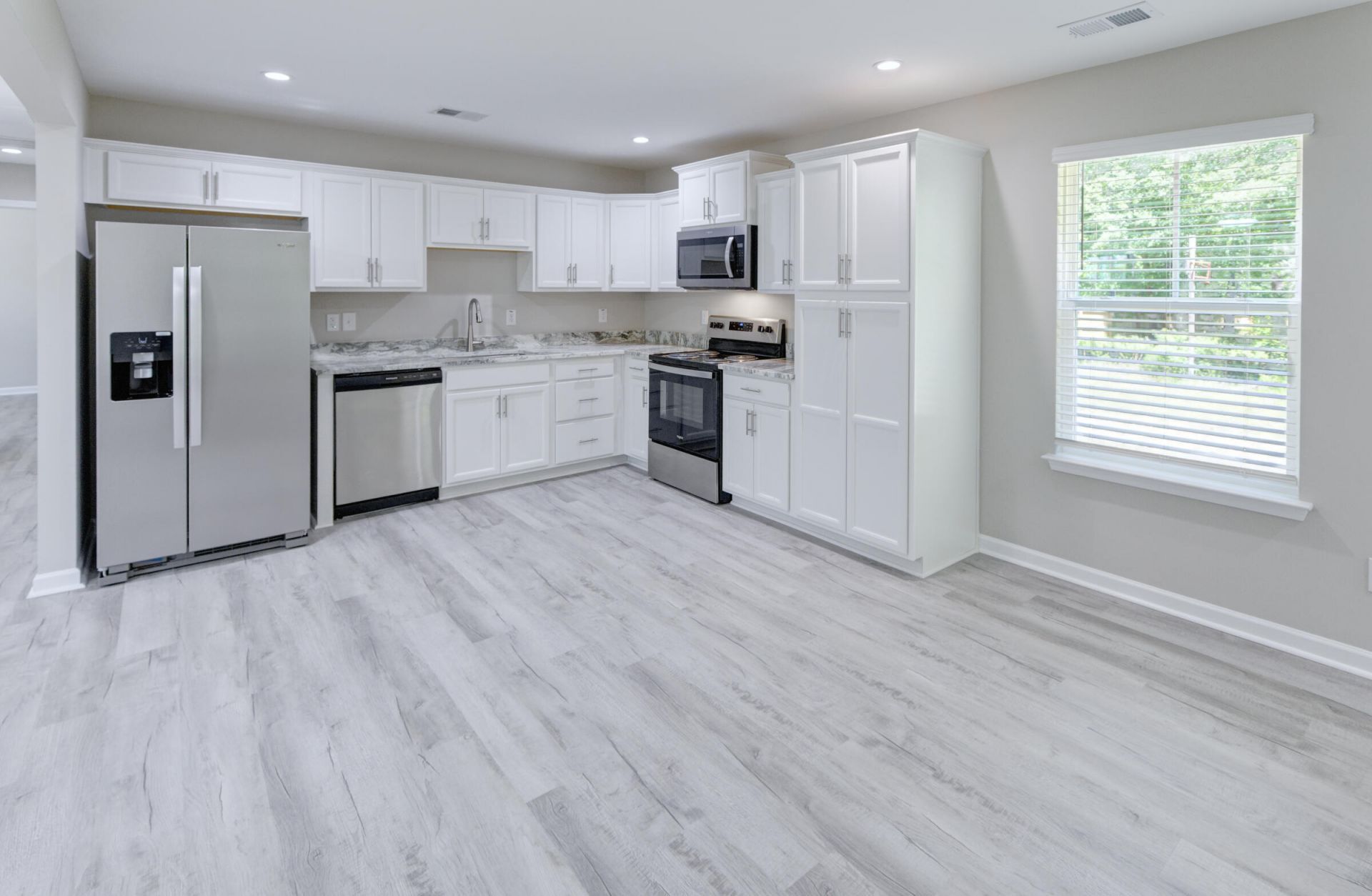 207 Woodlawn Street Photo 21