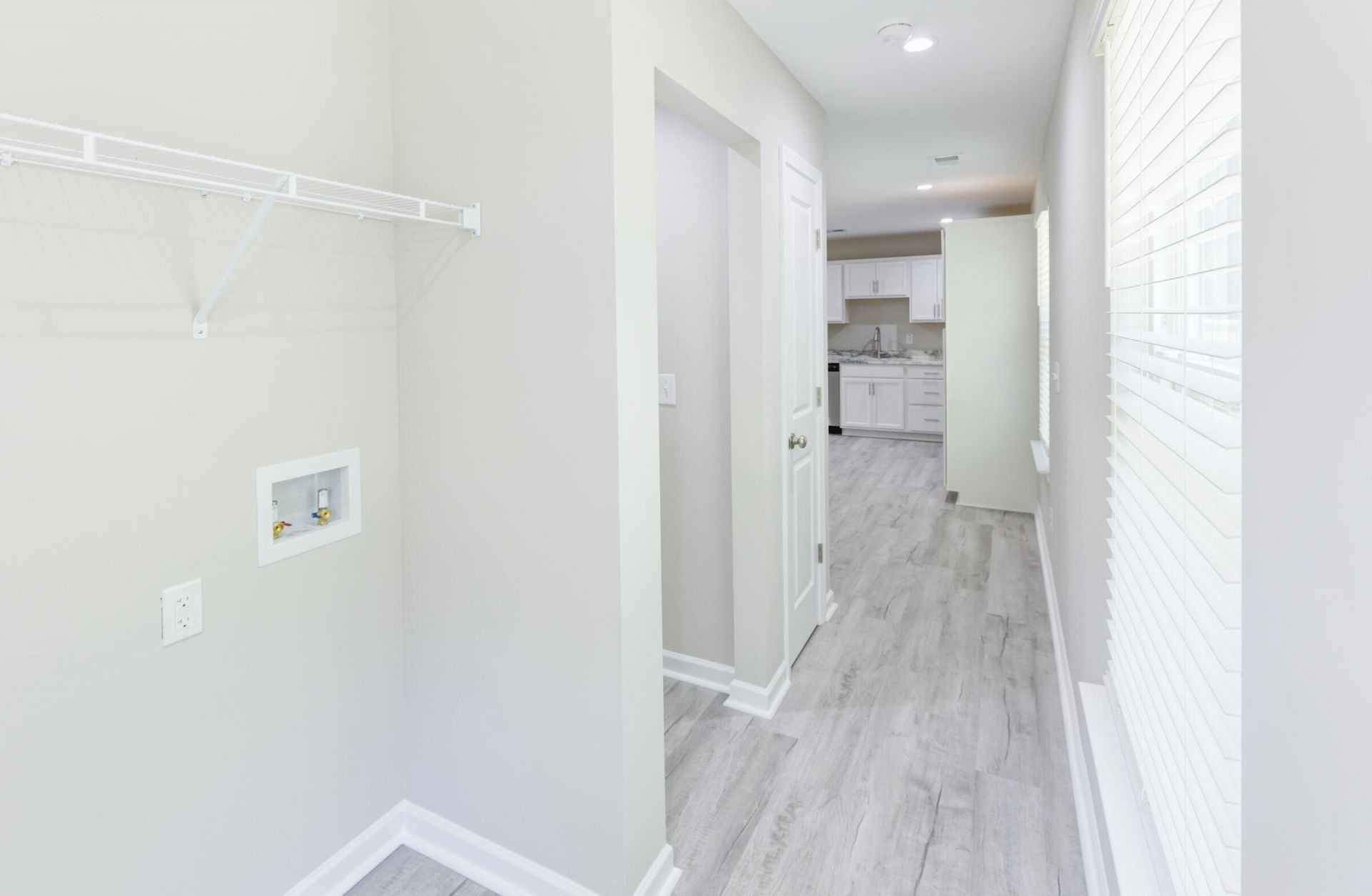 207 Woodlawn Street Photo 23