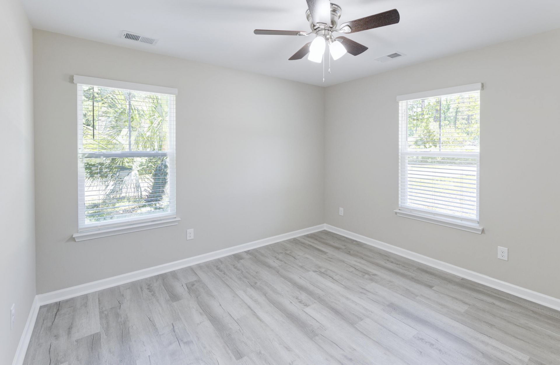 207 Woodlawn Street Photo 25