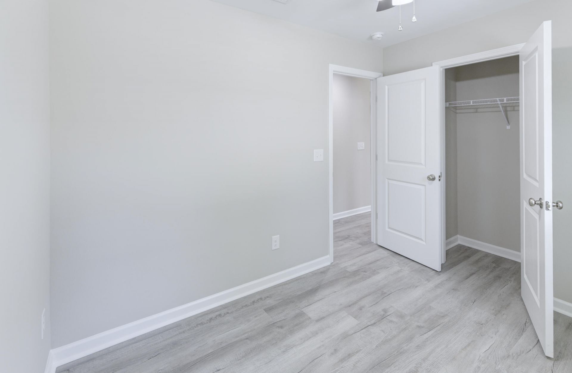 207 Woodlawn Street Photo 32