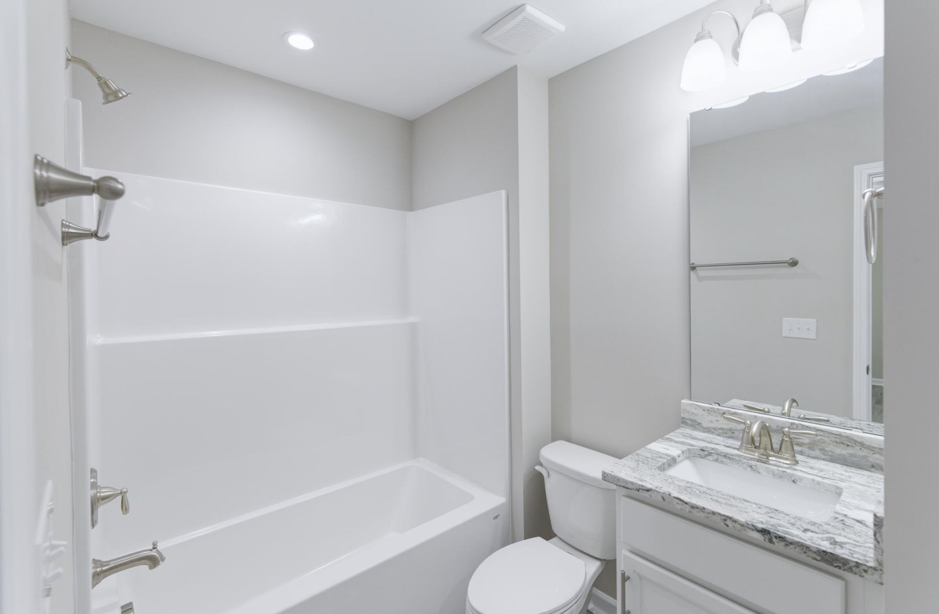 207 Woodlawn Street Photo 33