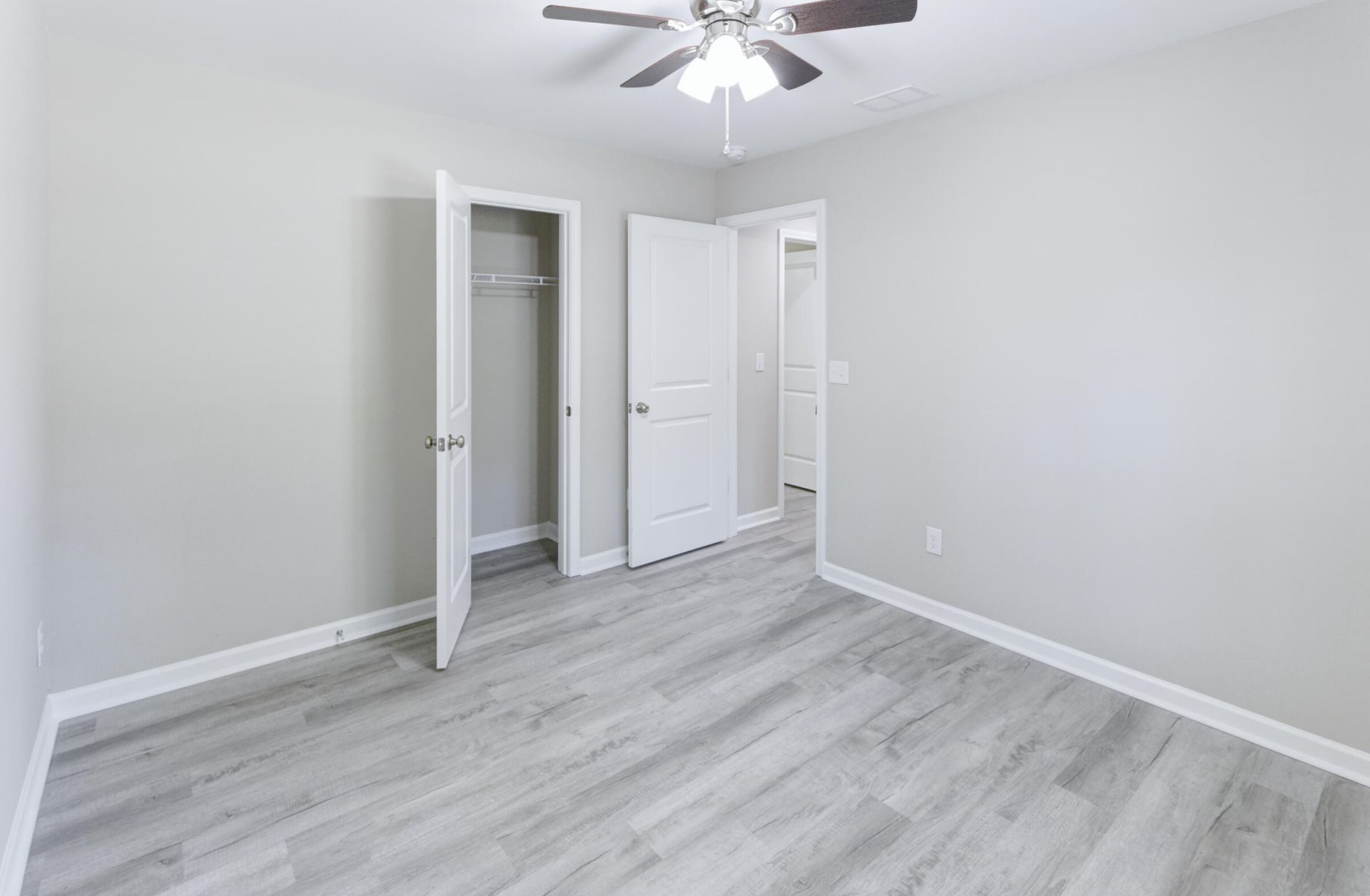 207 Woodlawn Street Photo 36
