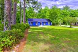 207 Woodlawn Street photo 4
