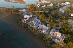 809 Roddin Street photo 4