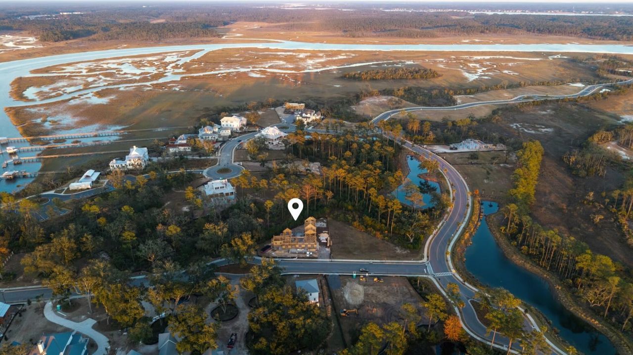 809 Roddin Street Photo 82