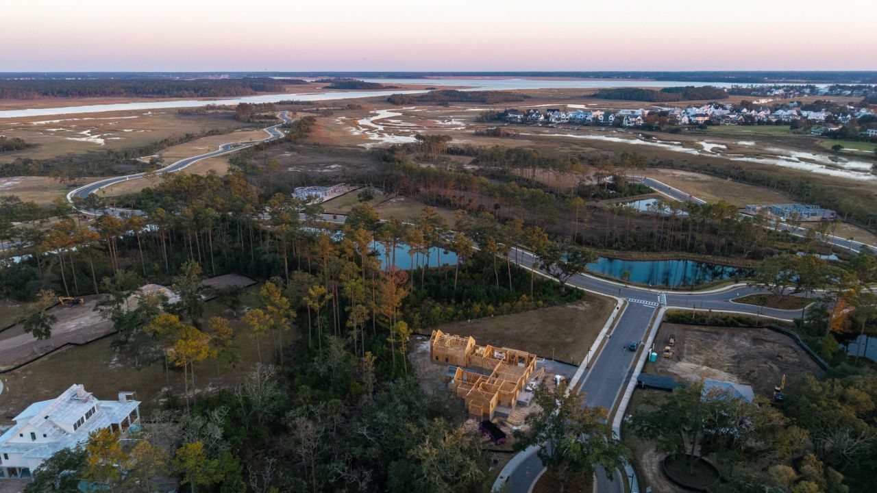 809 Roddin Street Photo 83