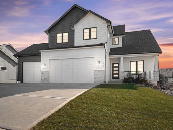 1829 Green Meadow Drive, Liberty, MO 64068