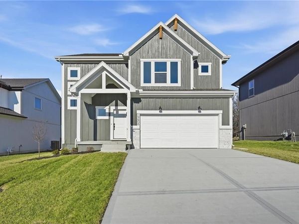 19606 W 195th Place, Spring Hill, KS 66083