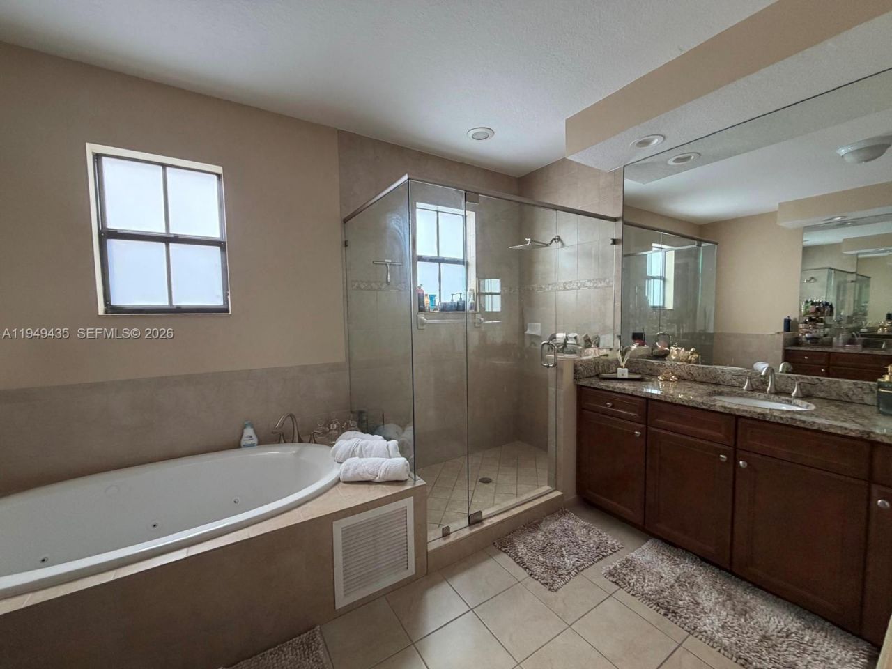 9855 NW 89th Ter, Doral, FL 33178 Photo