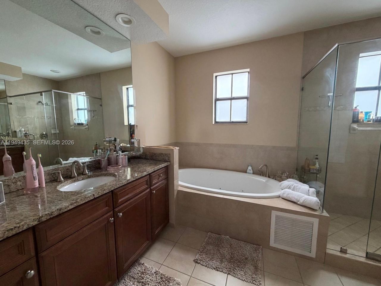 9855 NW 89th Ter, Doral, FL 33178 Photo