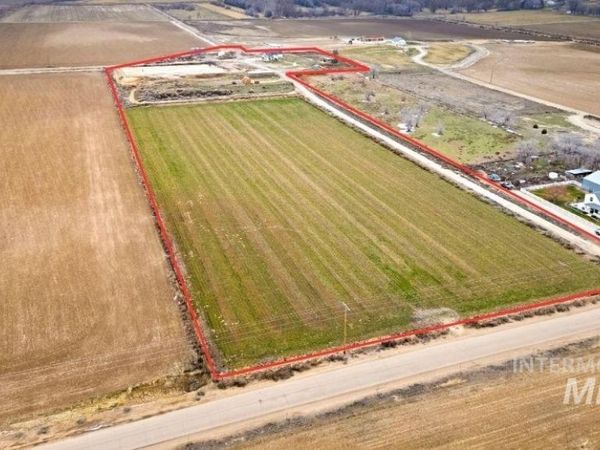 1651 Graveyard Point Rd, Homedale, ID 83628