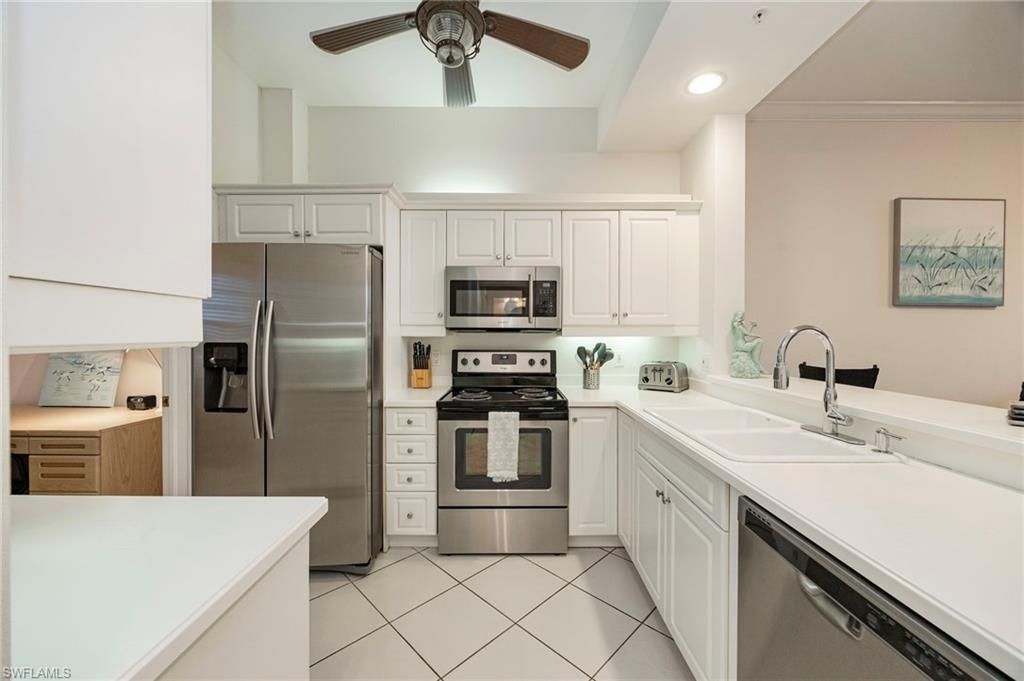 410 Bayfront Pl , Unit 2502, Naples, FL 34102 Photo