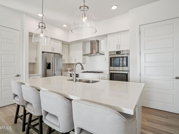 5250 E DEER VALLEY Drive, Unit 209, Phoenix, AZ 85054