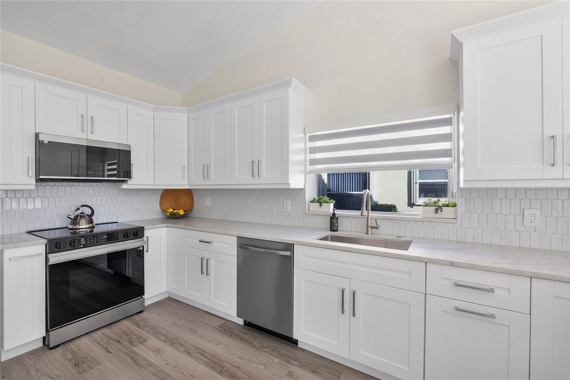 131 NW 187th Avenue, Pembroke Pines, FL 33029 Photo