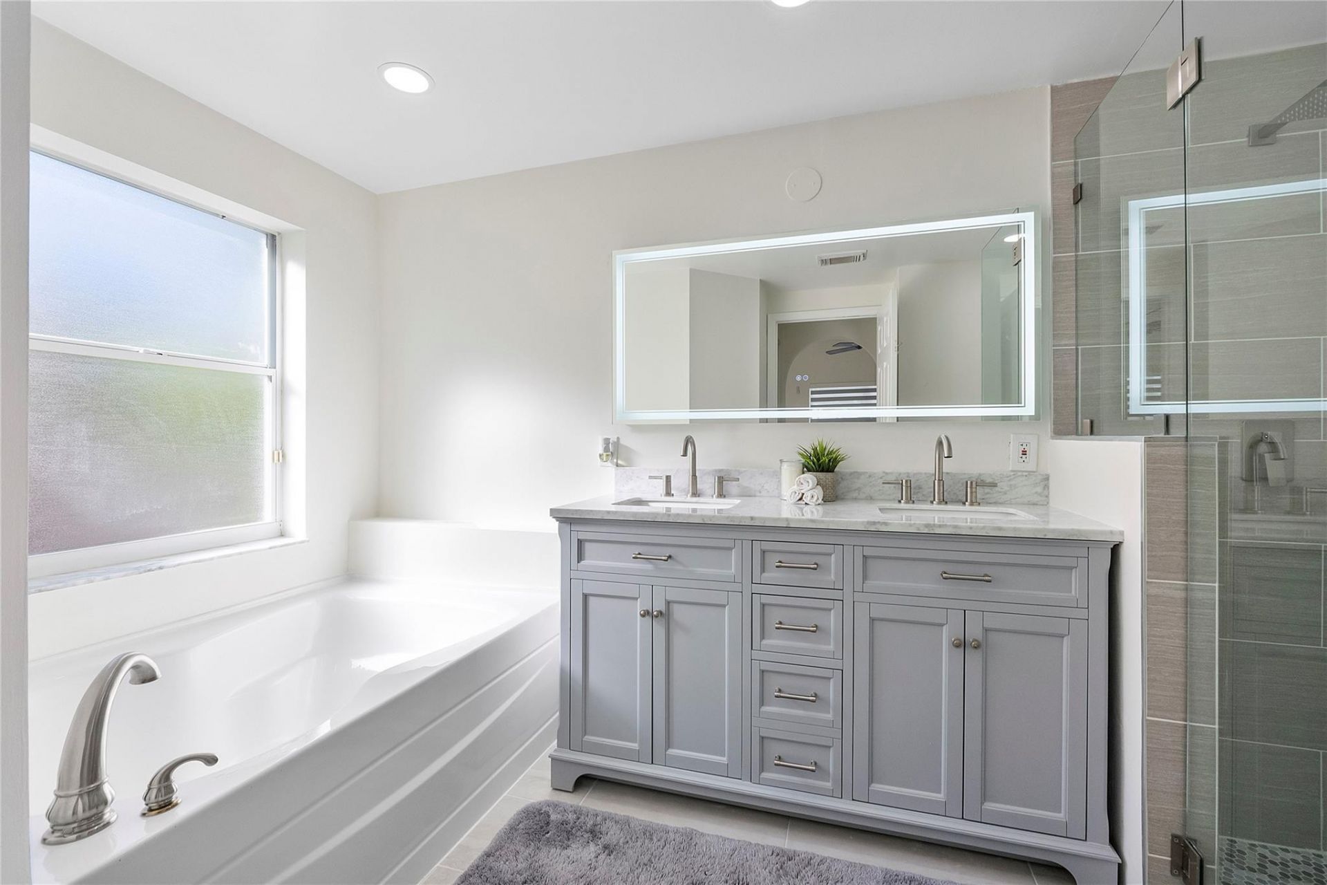 131 NW 187th Avenue, Pembroke Pines, FL 33029 Photo