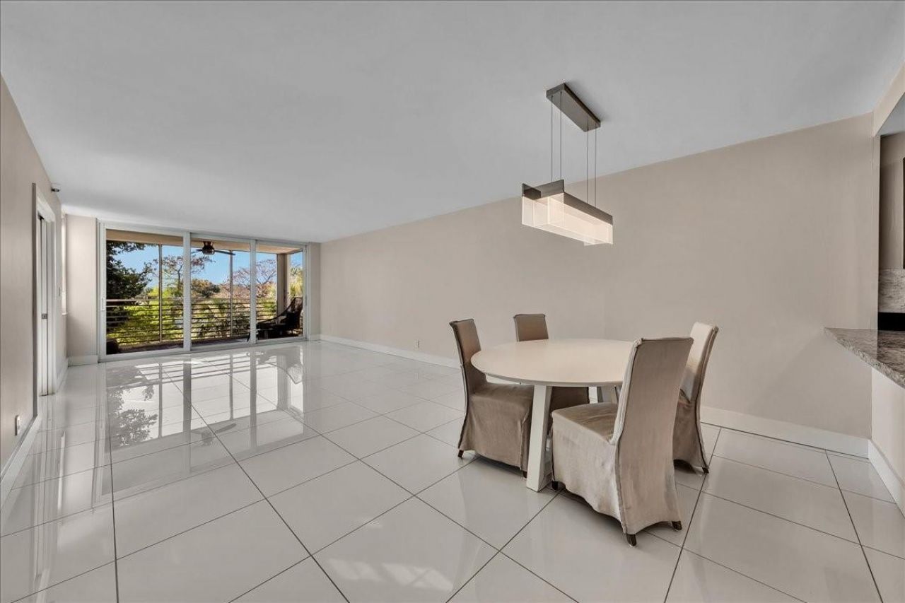 3520 Oaks Way, Unit 306, Pompano Beach, FL 33069 Photo