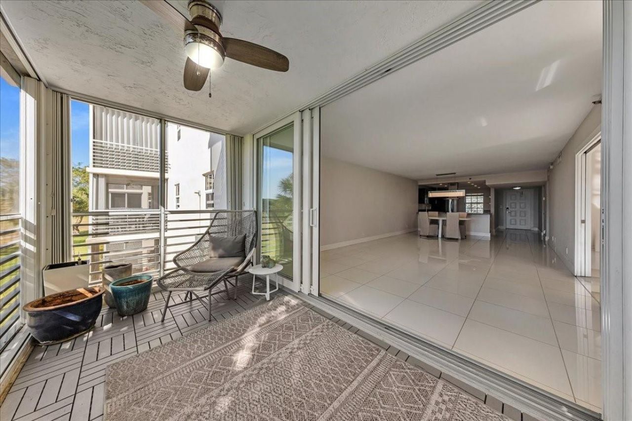 3520 Oaks Way, Unit 306, Pompano Beach, FL 33069 Photo