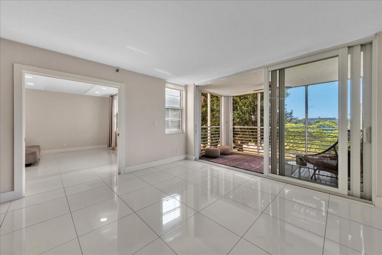 3520 Oaks Way, Unit 306, Pompano Beach, FL 33069 Photo