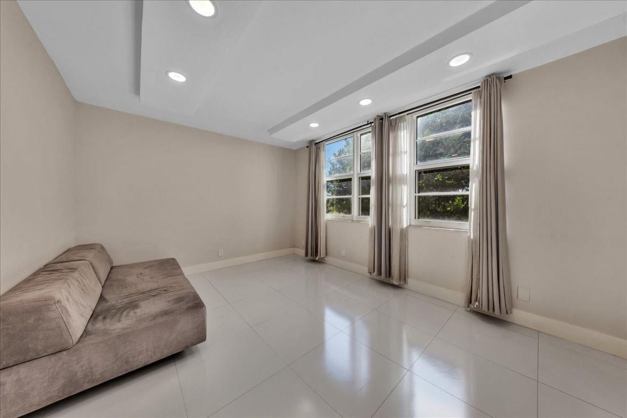 3520 Oaks Way, Unit 306, Pompano Beach, FL 33069 Photo