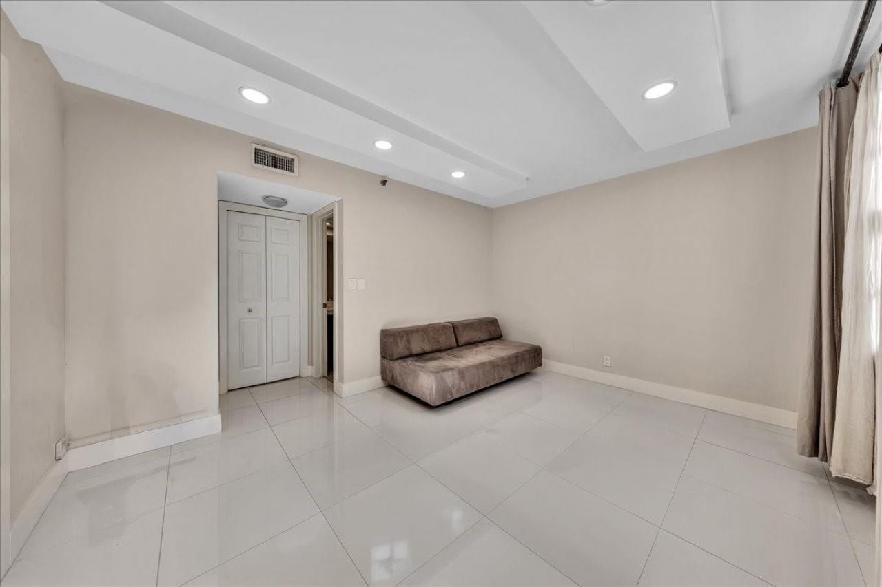 3520 Oaks Way, Unit 306, Pompano Beach, FL 33069 Photo