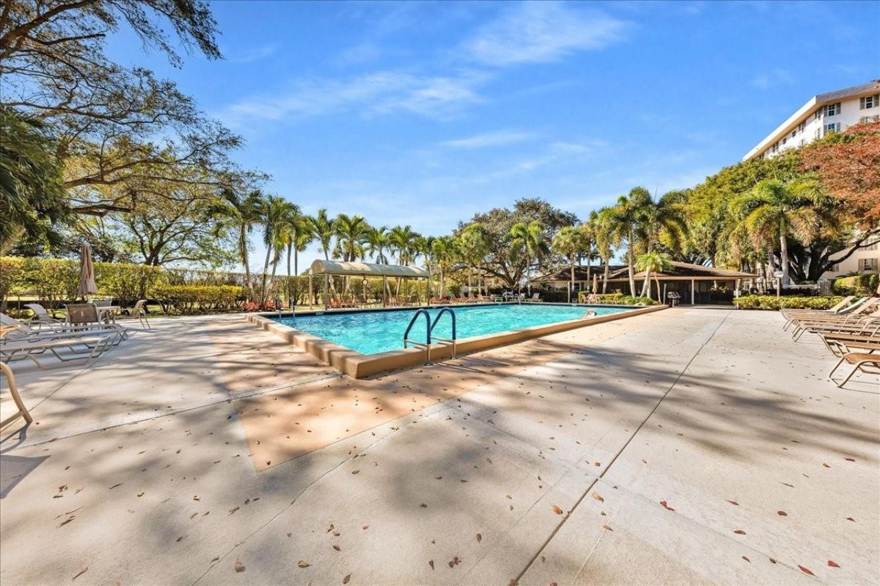 3520 Oaks Way, Unit 306, Pompano Beach, FL 33069 Photo