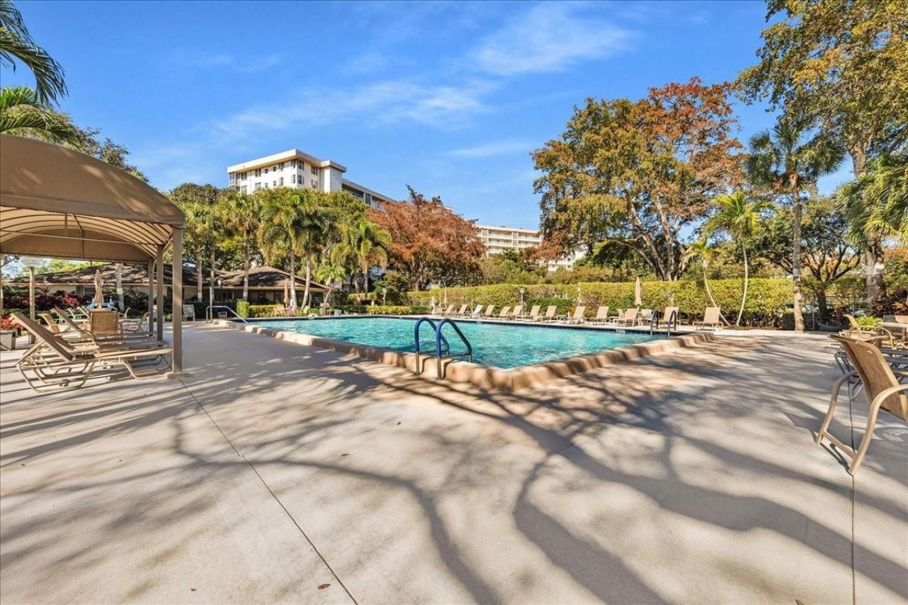 3520 Oaks Way, Unit 306, Pompano Beach, FL 33069 Photo