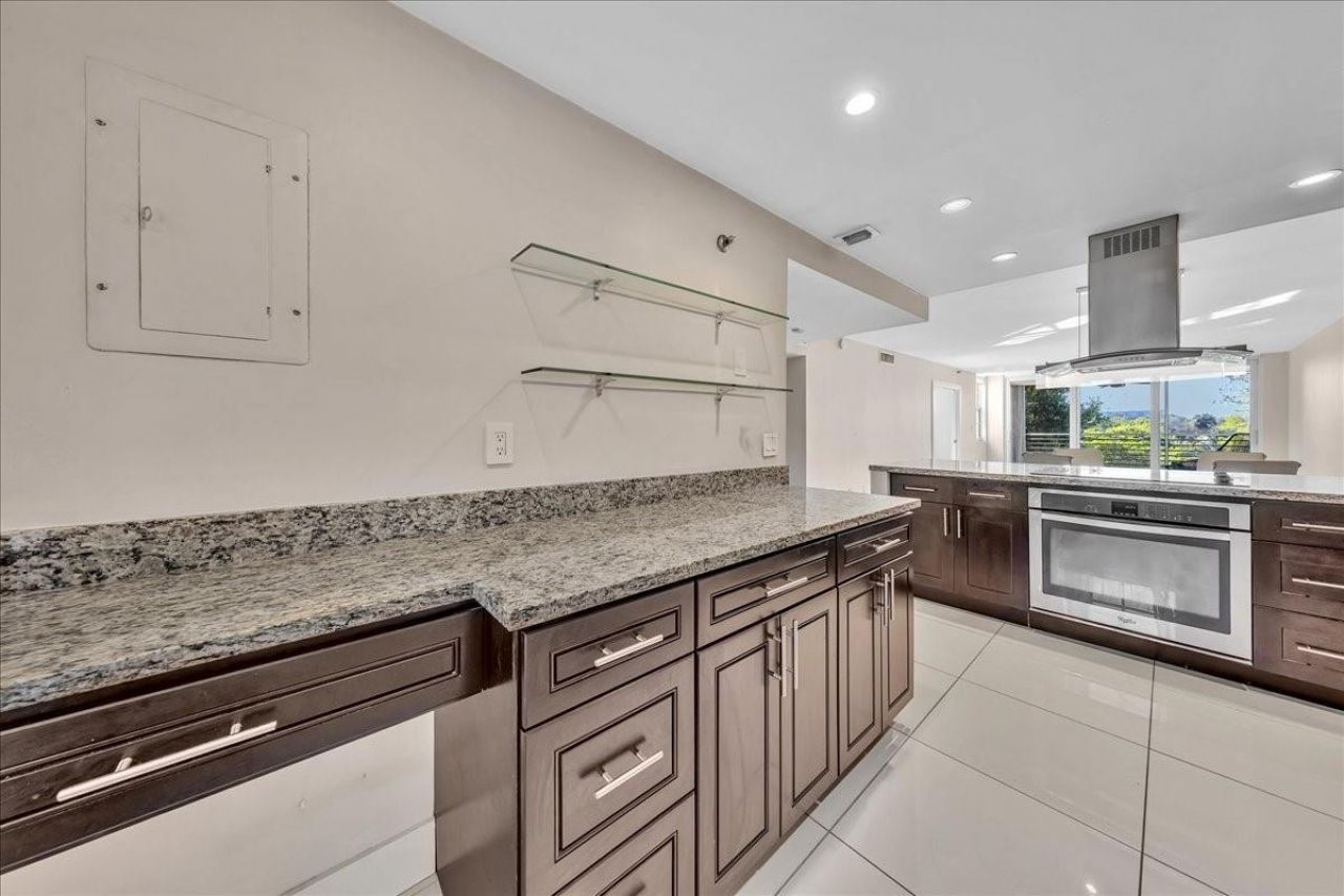 3520 Oaks Way, Unit 306, Pompano Beach, FL 33069 Photo