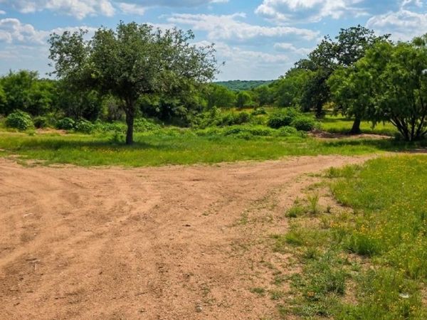925 Old Spanish TRL, Buchanan Dam, TX 78609