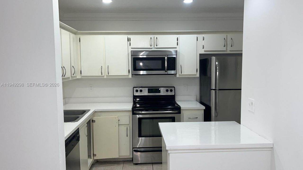 1802 Waterview Cir, Unit 1802, Palm Springs, FL 33461 Photo