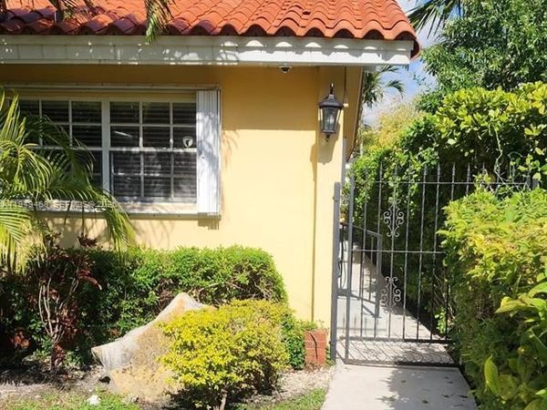 6265 SW 31st St, Unit b, Miami, FL 33155