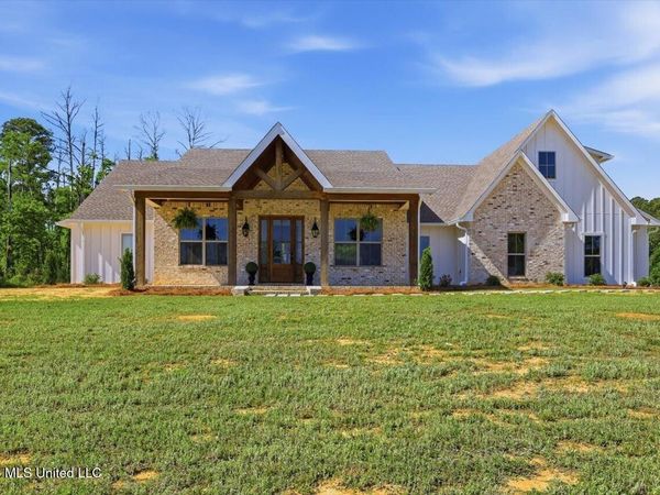 175 Woods Road, Madison, MS 39110