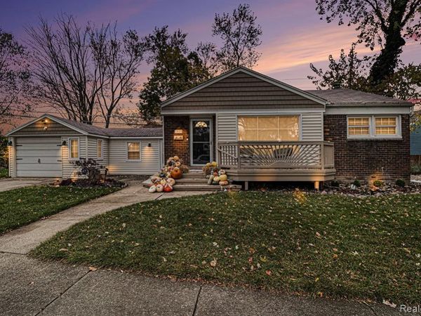 1815 E Lincoln Street, Birmingham, MI 48009