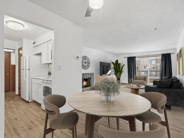 2200 Midland Grove Road, Unit 210, Roseville, MN 55113