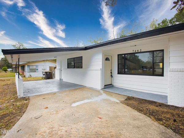 7462 SHARBETH Drive S, Jacksonville, FL 32210