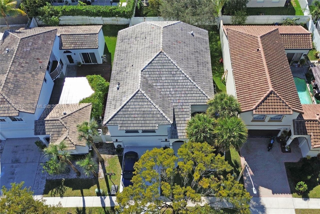 15826 NW 11th St, Pembroke Pines, FL 33028 Photo