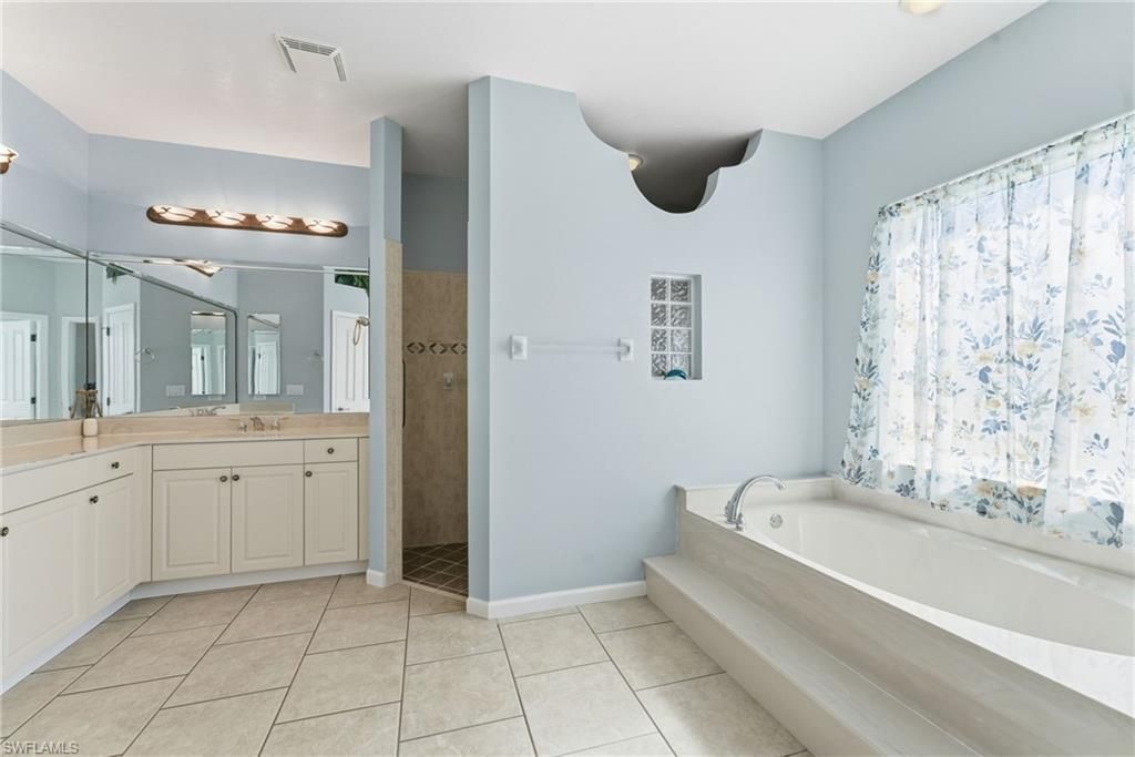 810 NW 36th Ave, Cape Coral, FL 33993 Photo