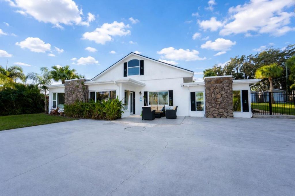 4751 S Indian River Drive, Fort Pierce, FL 34982 Photo