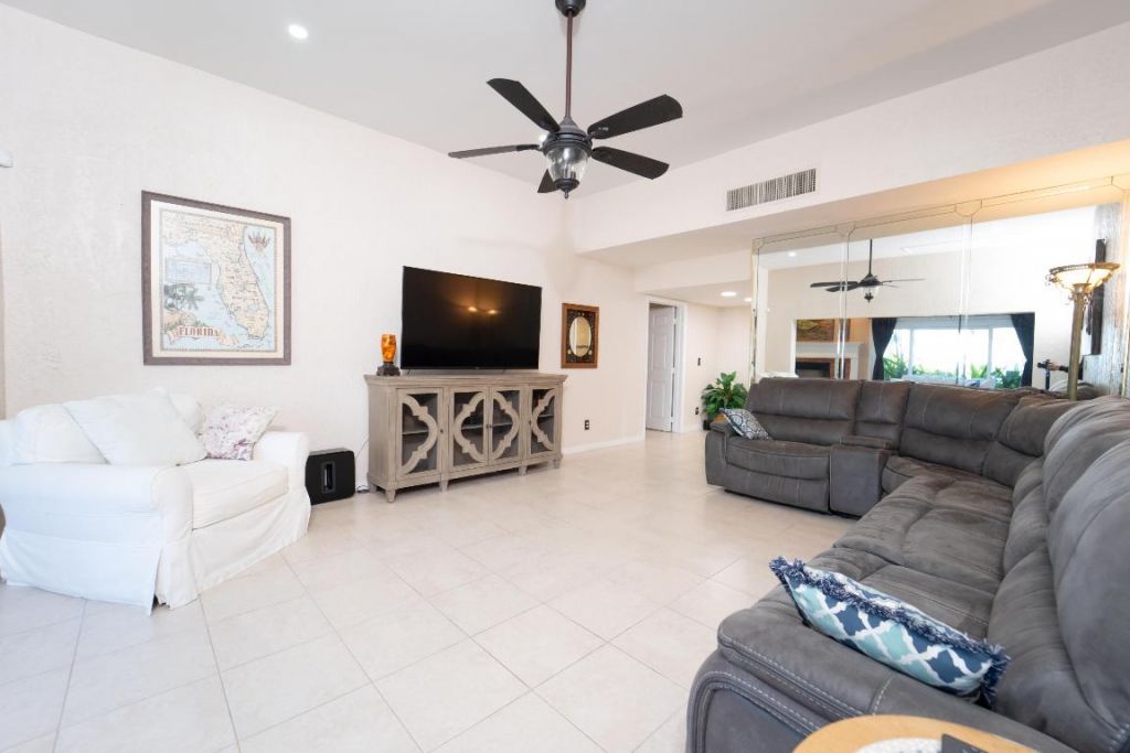 4751 S Indian River Drive, Fort Pierce, FL 34982 Photo