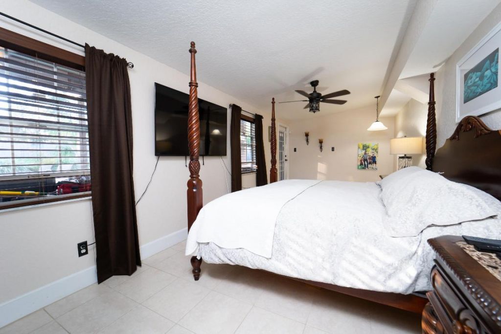 4751 S Indian River Drive, Fort Pierce, FL 34982 Photo