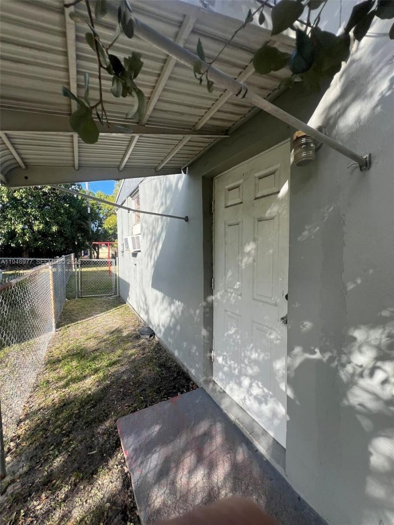 5561 SW 5th Ter, Miami, FL 33134 Photo