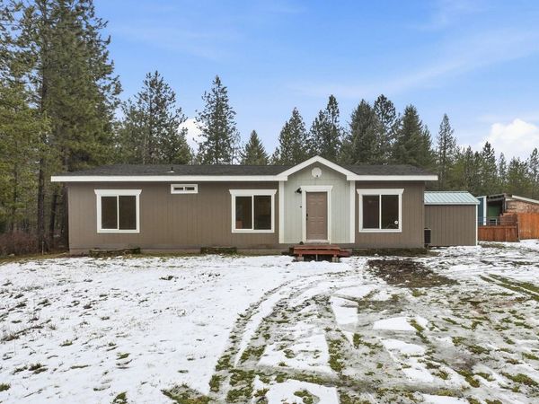 3812 E Bailey Rd, Chattaroy, WA 99003